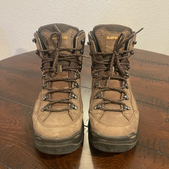 Lowa - Renegade GTX Mid - Mens Hiking Boot Size 9.5 - Picture 1 of 9
